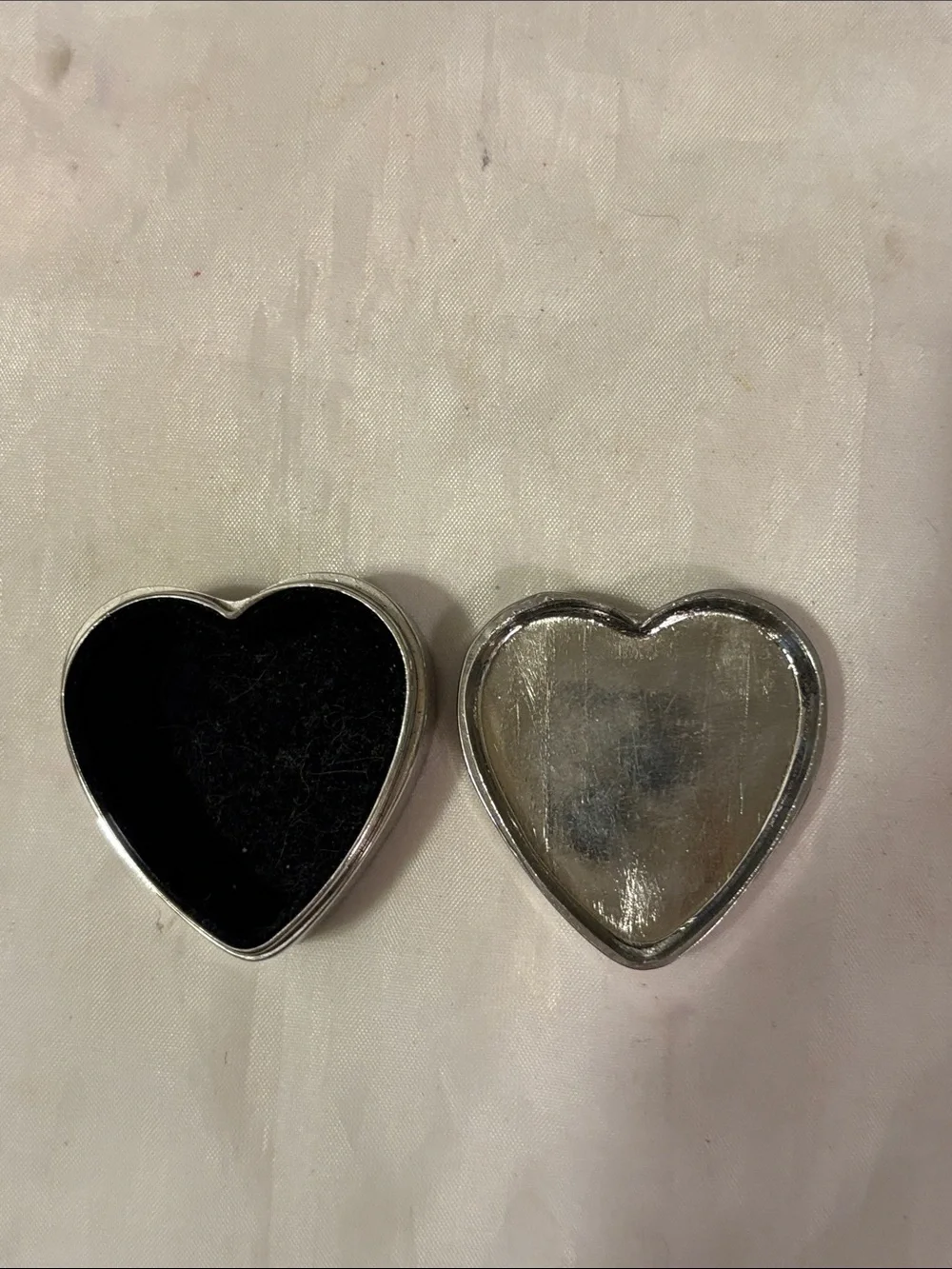 Heart Shaped Metal Trinket Box with 'T' Monogram - Silver